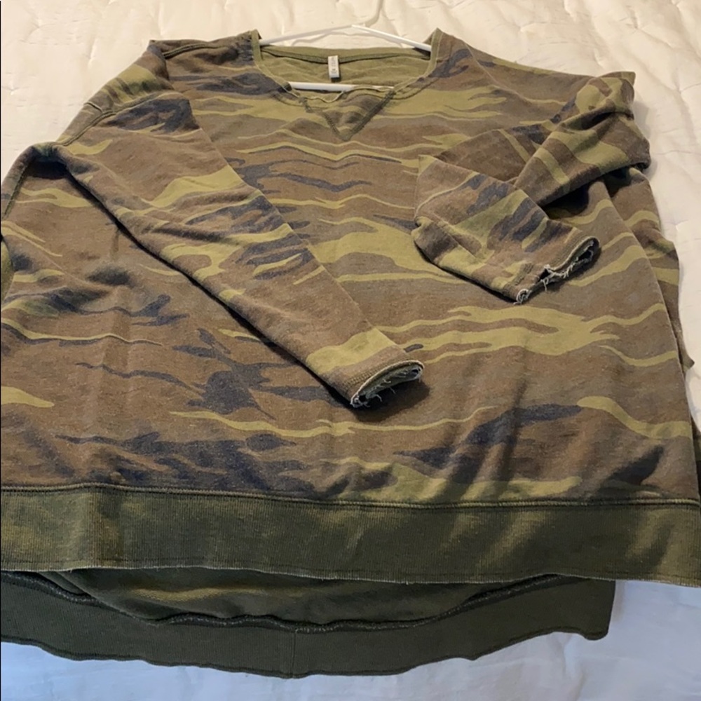 Z Supply weekender top camo
